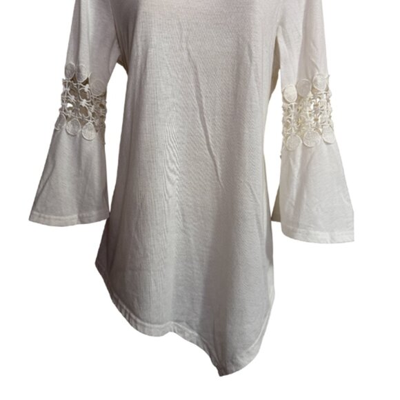 New Directions Off White 3/4 Length Lace Sleeve Asymmetrical Top Size M - Picture 3 of 9